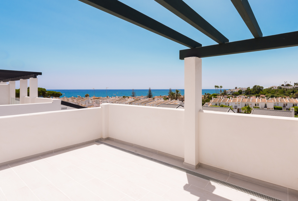 Brand new penthouse just a few meters from the beach – HRD1765