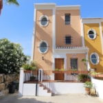 Fantastic townhouse close to the beach – R3505261