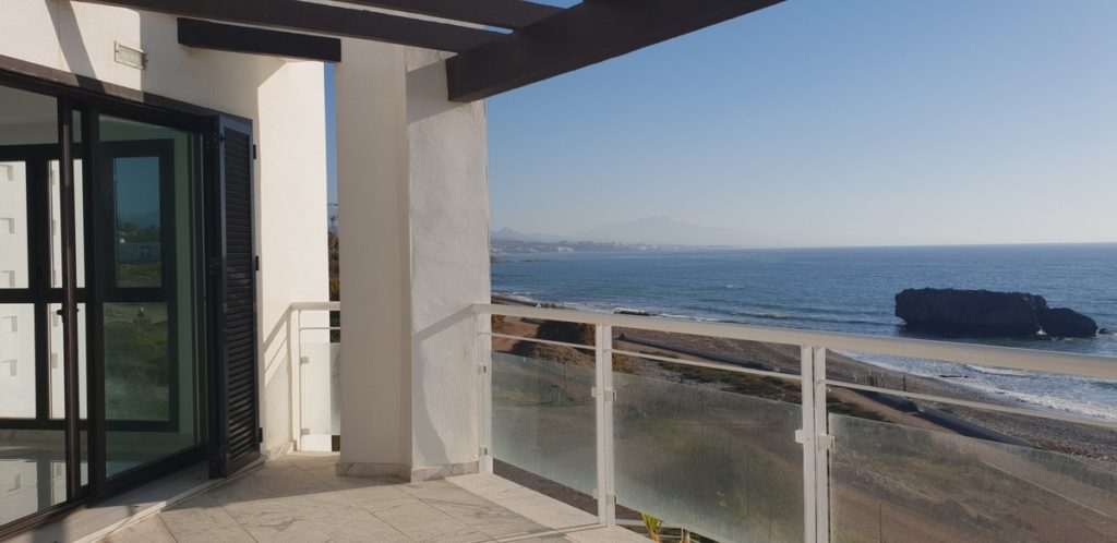 Fabulous front line beach apartment – R3380359
