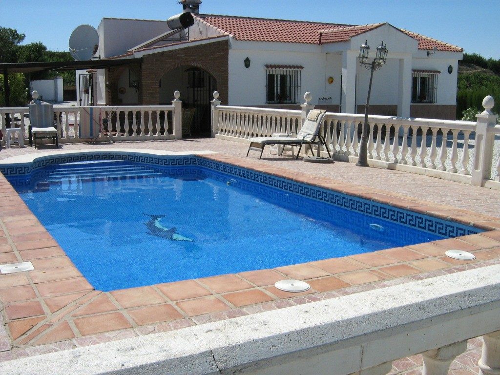 Villa for Sale in Cartama – R2646335