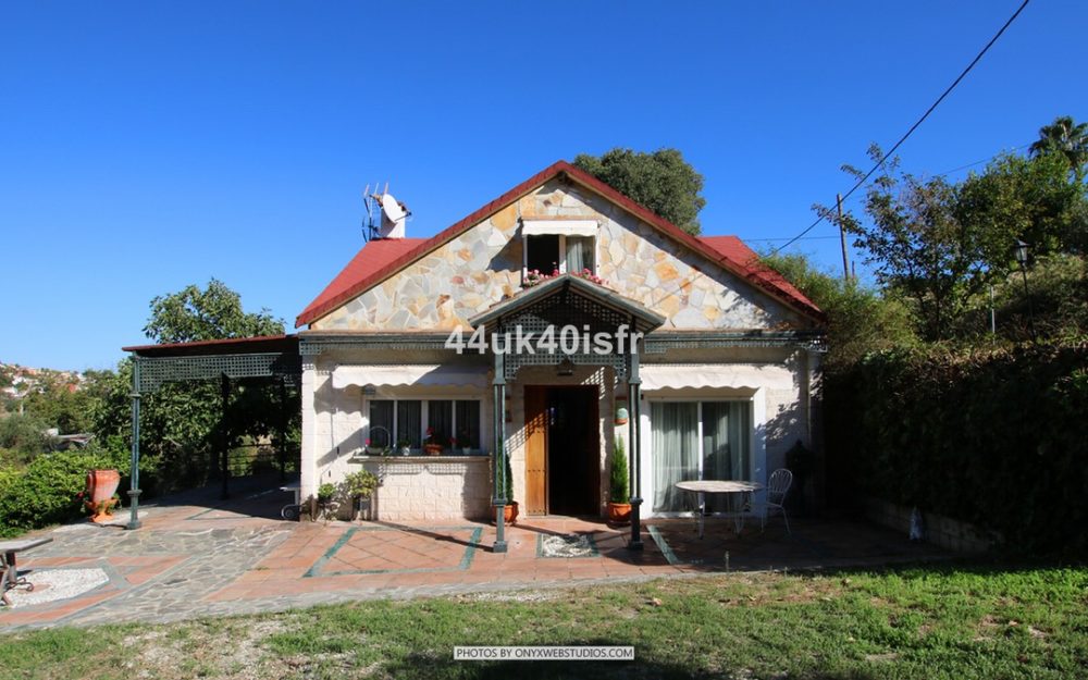Villa for sale in Coín – R3442630