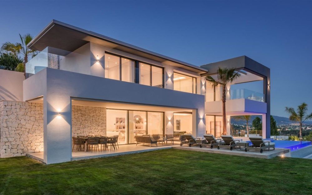Villa contemporaine à vendre à Benahavis – R3365251