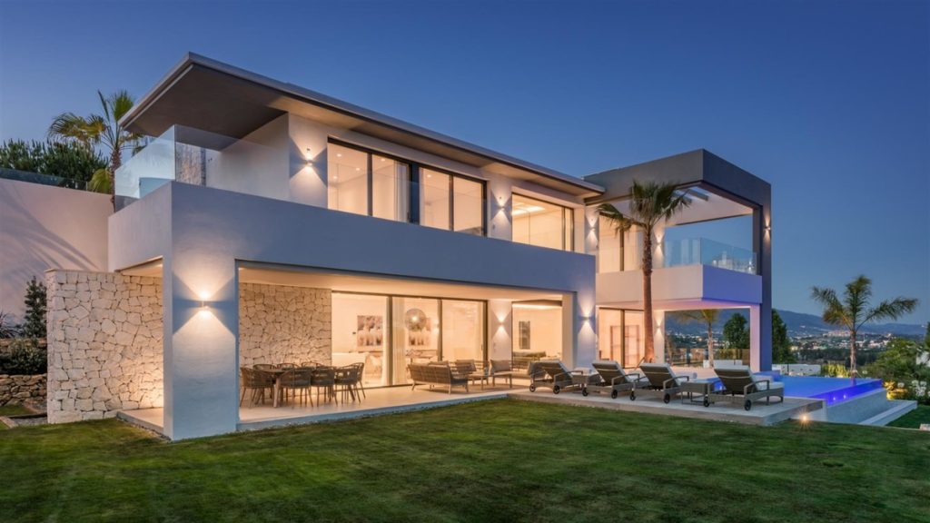 Villa moderna a la venta en Benahavis – R3365251