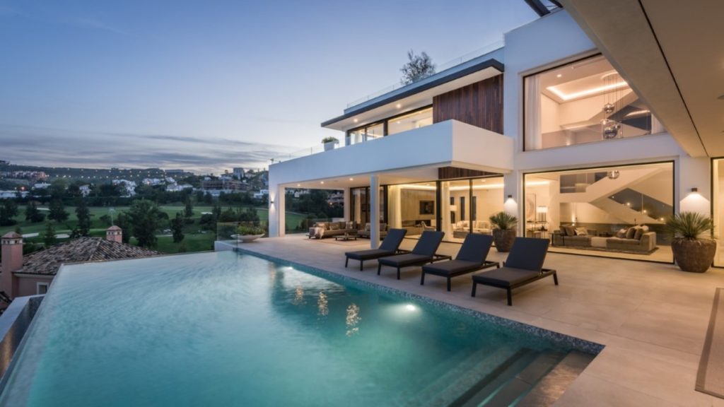 Stunning modern villa in Benahavis – R3343288