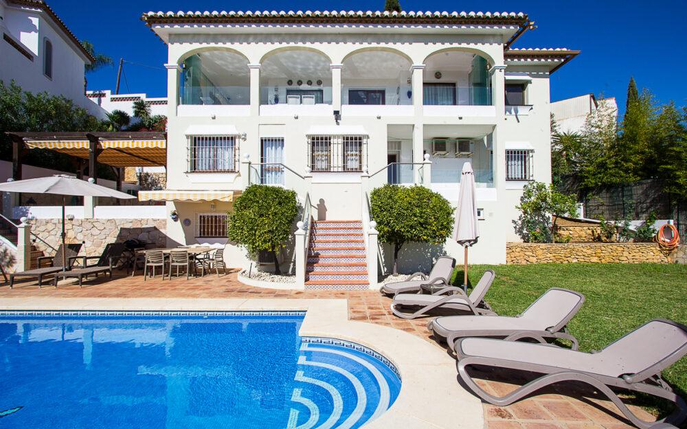 Preciosa villa con vistas panorámicas en Mijas Golf- HRV10939