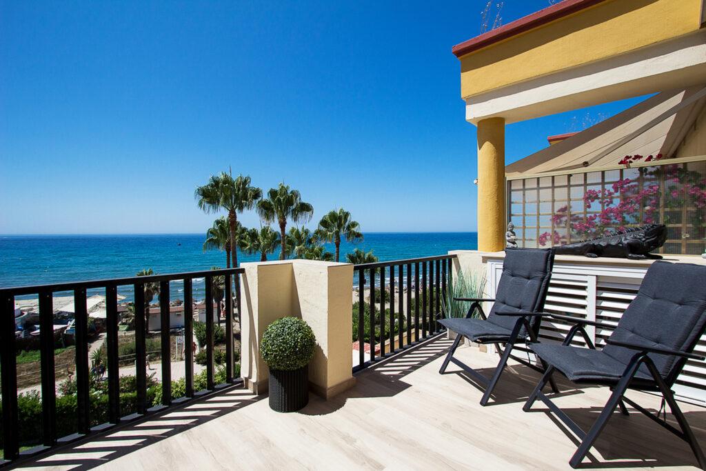 Penthouse à vendre sur la plage – Marbella, Costa del Sol – HRA11865 Penthouse à vendre sur la plage – Marbella, Costa del Sol – HRA11865