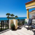 Ático en primera línea de playa – Elviria, Marbella – HRA11865
