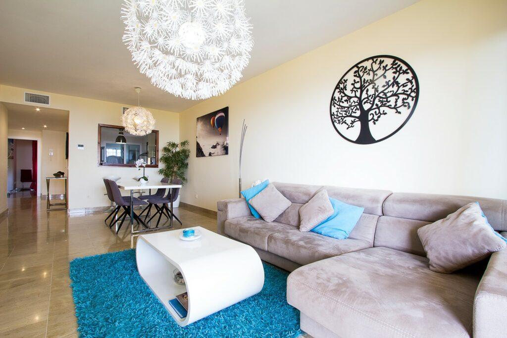 Très bel appartement avec vue mer à Duquesa Village – HRA12290